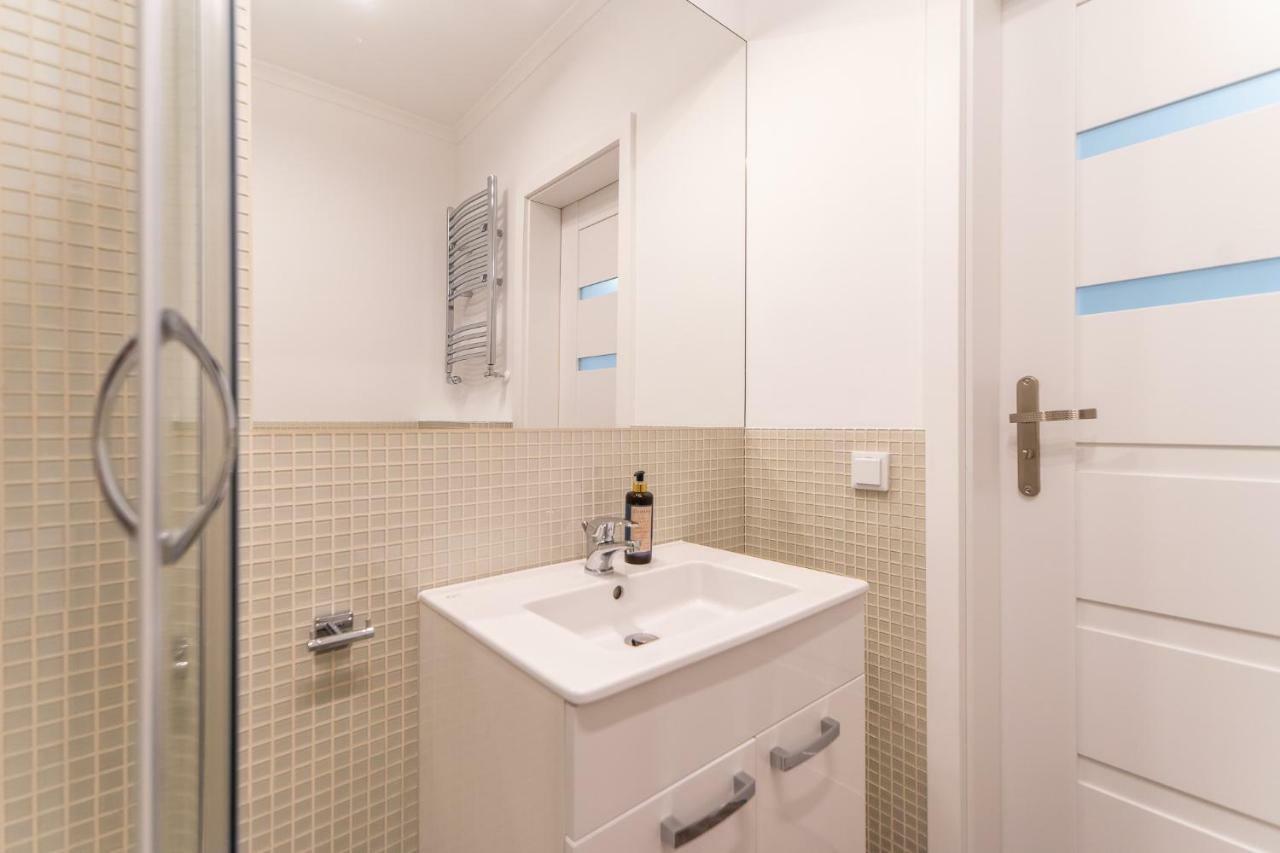 Kolorowe Balkony - Stylowy Apartament Nad Morzem By Noclegi Renters Мендзиздроє Екстер'єр фото